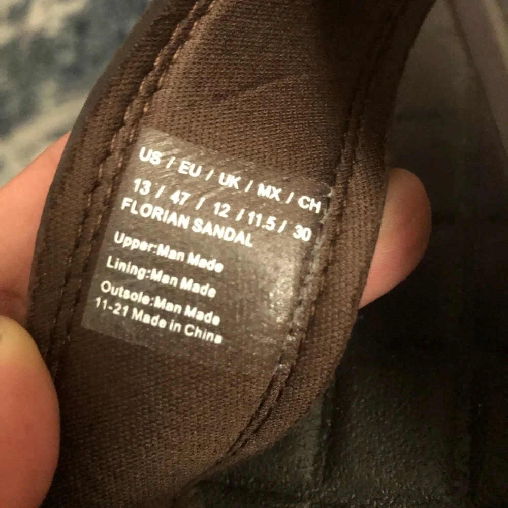 Kenneth Cole Quilted Brown Flip-Flops - Picture 6 of 6